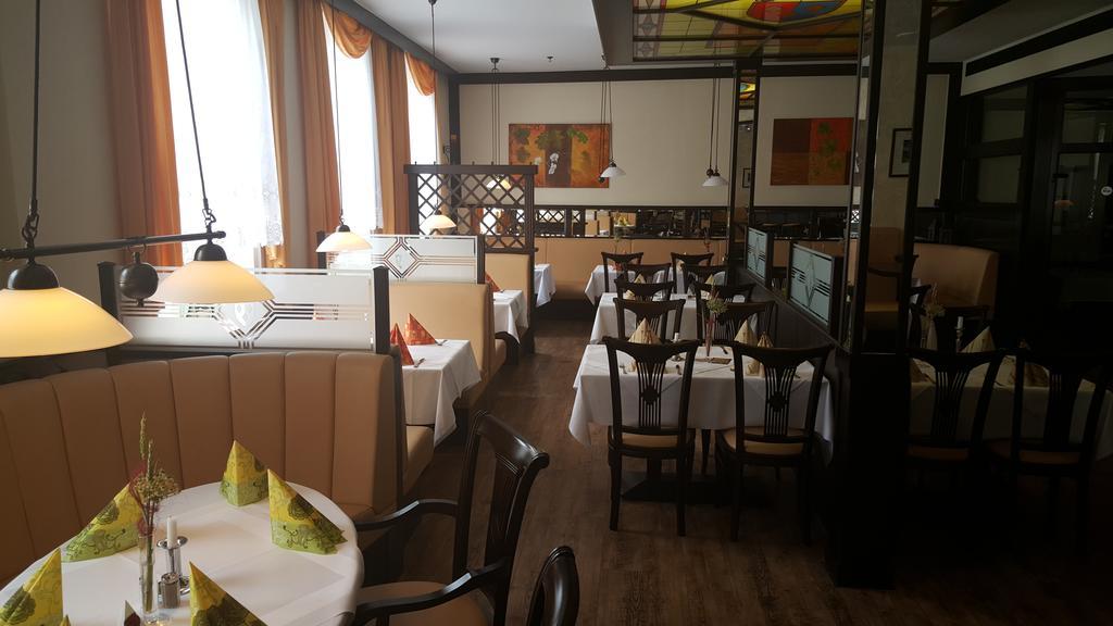 Hotel Ratskeller 吕肖 外观 照片