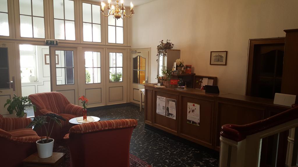Hotel Ratskeller 吕肖 外观 照片