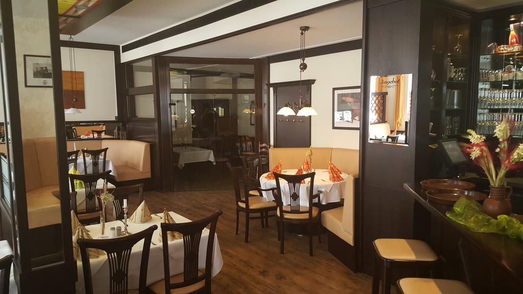 Hotel Ratskeller 吕肖 外观 照片